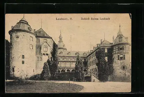 AK Laubach, H., vor dem Schloss Solms Laubach