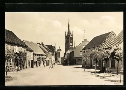 AK Kemberg bei Wittenberg, die Kirche am Ende der Leipziger Strasse