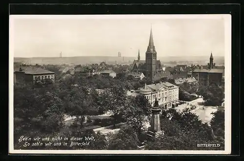 AK Bitterfeld, Panorama der Stadt, Blick zum Turm der Evangelischen Kirche