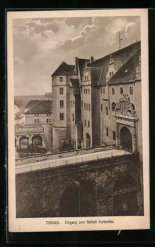 AK Torgau a. Elbe, Schloss Hartenfels, Blick auf den Eingang