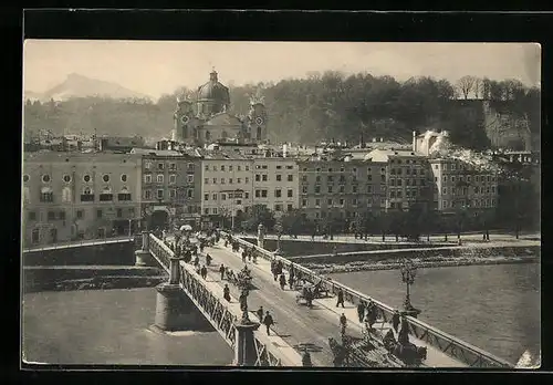 AK Salzburg, Passanten auf der Staatsbrücke
