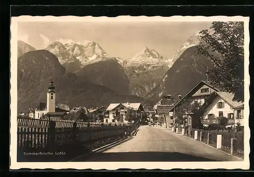 AK Lofer, auf der Strasse in den Ort, Blick auf die Alpenspitzen