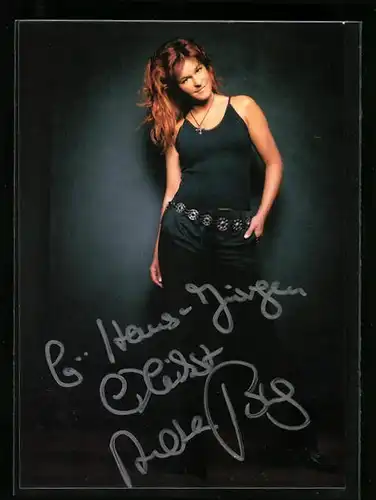 AK Musikerin Andrea Berg mit roten Haaren, Autograph