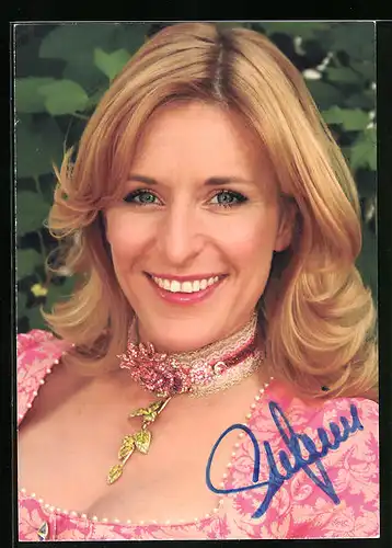 AK Musikerin Stefanie Hertel mit blonden Haaren, Autograph
