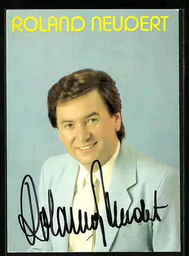AK Musiker Roland Neudert im hellblauen Jackett, Autograph