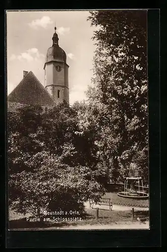 AK Neustadt / Orla, Partie am Schlossplatz