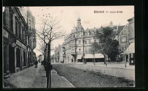 AK Bitterfeld, Kaiser-Strasse mit Hotel