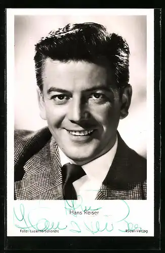 AK Schauspieler Hans Reiser in Hilfe Sie liebt mich mit original Autograph
