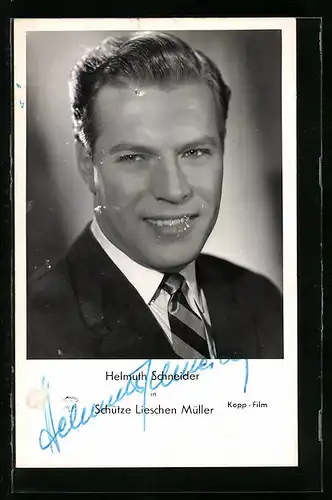 AK Schauspieler Helmuth Schneider in Schütze Lieschen Müller mit original Autograph