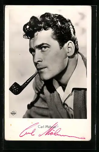 AK Schauspieler Carl Möhner im Portrait mit Pfeife und original Autograph