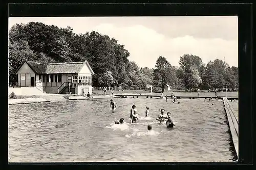 AK Storkow, Badegäste im Strandbad