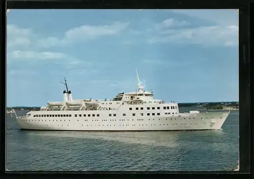 AK Passagierschiff MS Ilmatar vor einer Küste