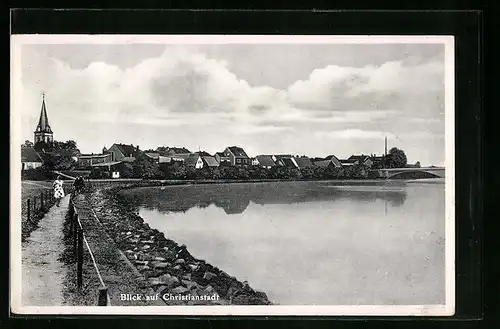 AK Christianstadt, Panorama der Stadt mit Gewässer und Brücke