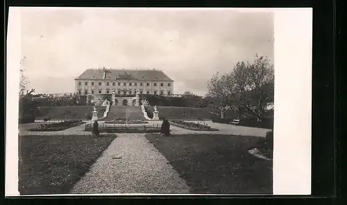 AK Engelhartstetten, Schloss Hof mit Park