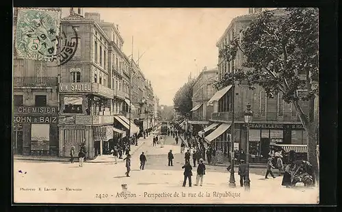 AK Avignon, Perspective de la rue de la Republique, Strassenbahn