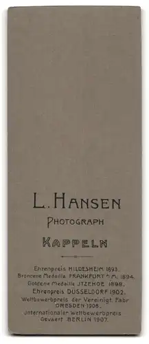 Fotografie L. Hansen, Kappeln, Junge Dame in Bluse und Rock