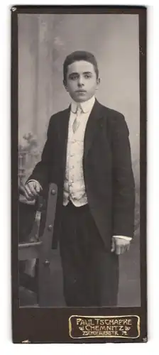 Fotografie Paul Tschapke, Chemnitz, Zschopauerstr. 79, Bursche im Anzug