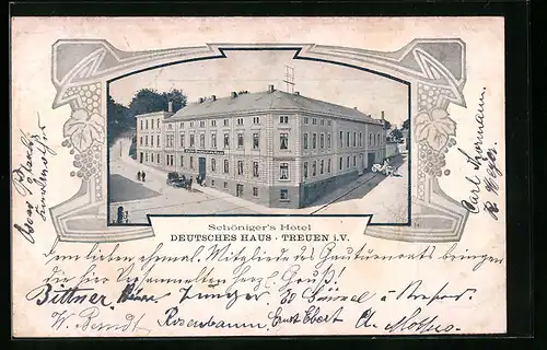 AK Treuen i. V., Hotel Deutsches Haus mit Strasse aus der Vogelschau