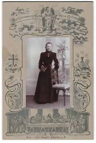 Fotografie Otto Hempel, Schandau a. E., Mädchen im schwarzen Kleid nach der Konfirmation, Bibelszene: Letztes Abendmahl