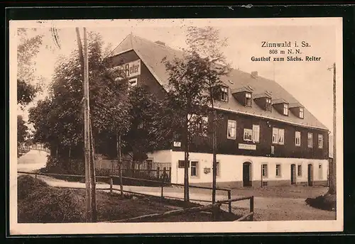 AK Zinnwald /Sa., Gasthof zum Sächsischen Reiter mit Strasse