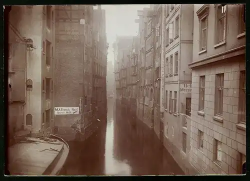 Fotografie unbekannter Fotograf, Ansicht Hamburg, Deichstrasse bei Hochwasser / Überschwemmung