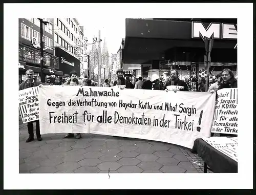 Fotografie Wilfried Seehafer, Bremen, Ansicht Bremen, Mahnwache für inhaftierte Demokraten in der Türkei 1987