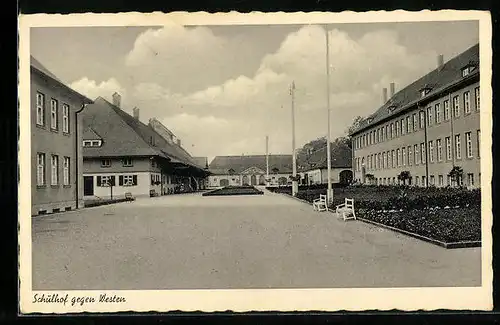 AK Triesdorf, Kreisackerbauschule, Schulhof gegen Westen