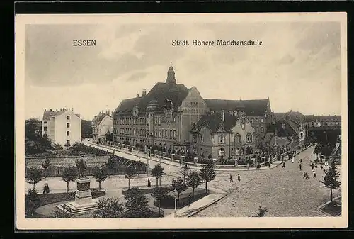 AK Essen, Städtische Höhere Mädchenschule mit Denkmal