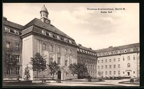 AK Berlin, Erster Hof des Virchow-Krankenhaus