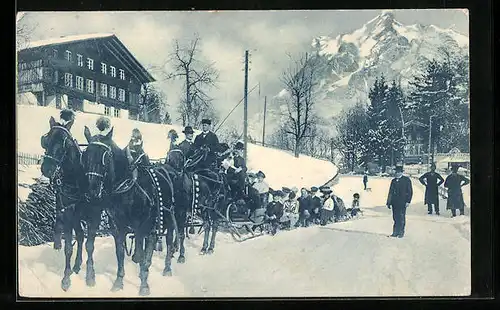 AK Touristen auf einem Pferdeschlitten in den Bergen