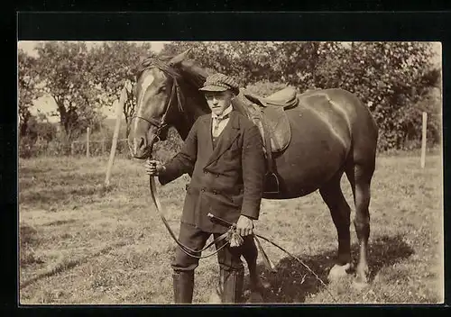 Foto-AK Reiter mit seinem Pferd