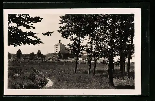 AK Malesov, Blick ins Grüne, Häuseransicht