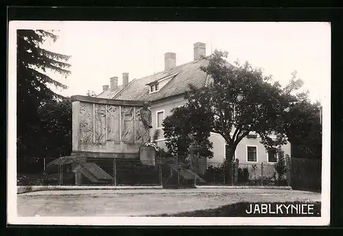 AK Jablkynice, Denkmal, Strassenpartie