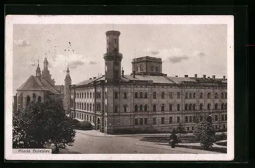 AK Mlada Boleslav, Strassenecke an einem Amtsgebäude