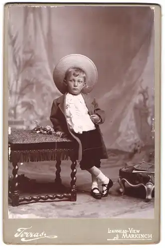 Fotografie Terras, Markinch, Kleiner Junge mit Hut