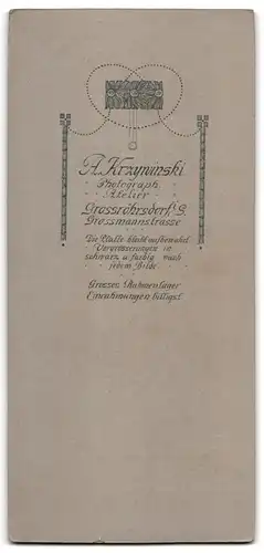 Fotografie A. Krzywinski, Grossröhrsdorf i. S., Grossmannstrasse, Knabe und Mädchen in modischer Kleidung