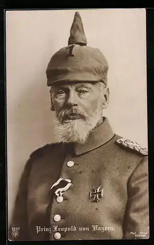 AK Prinz Leopold von Bayern mit Pickelhaube