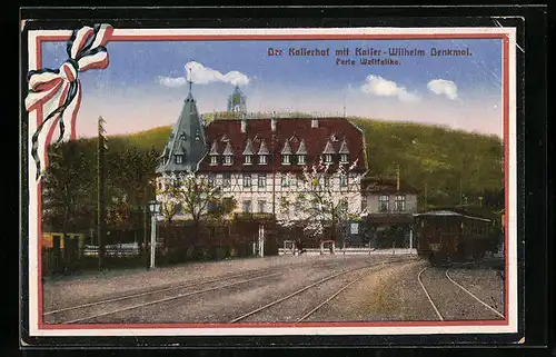 AK Porta Westfalica, Hotel Kaiserhof mit Denkmal und Strasse, mit Strassenbahn