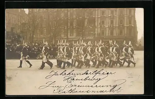 Foto-AK Hamburg, Strassenparade am Rathausmarkt bei der Jahrhundertfeier