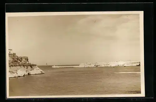 AK Malta, Meer mit Küste