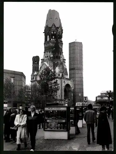 Fotografie unbekannter Fotograf, Ansicht Berlin, Breitscheidplatz mit Gedächtniskirche