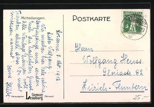 AK Reiter springen über eine Hecke