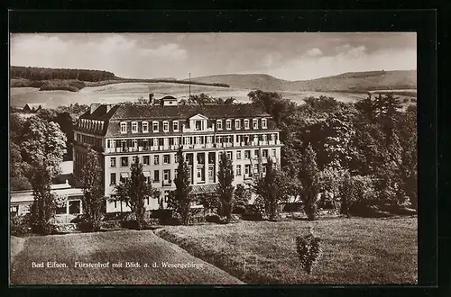 AK Bad Eilsen, Fürstenhof mit Blick a. d. Wesergebirge