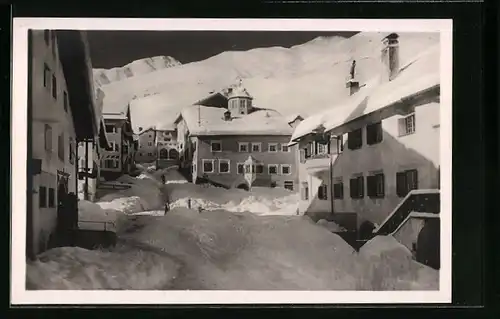 AK Zuoz, Dorfplatz im Schnee