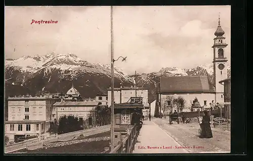 AK Pontresina, Strassenpartie mit Kirche