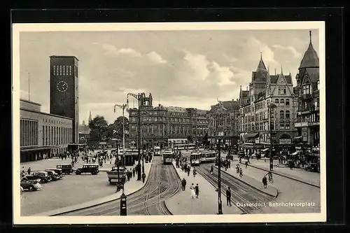 AK Düsseldorf, Bahnhofsvorplatz mit Strassenbahnen