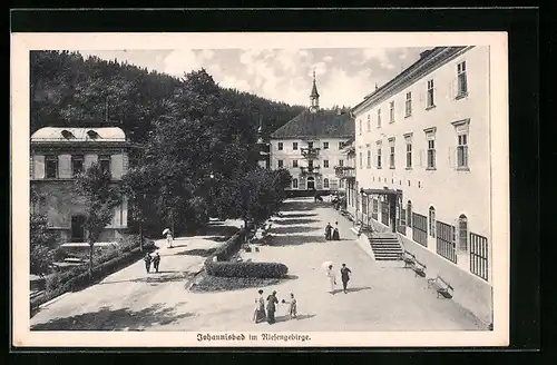 AK Johannisbad, Strassenpartie im Ort