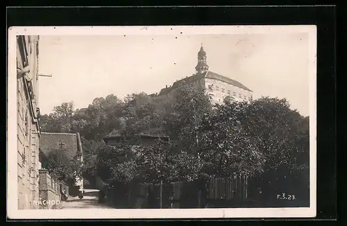 AK Nachod, Strassenpartie mit Schloss