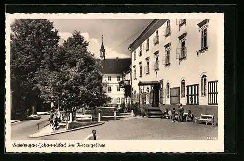 AK Johannisbad, Rathaus, Strassenpartie