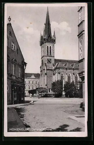 AK Hohenelbe, Strassenpartie mit Dekanal-Kirche